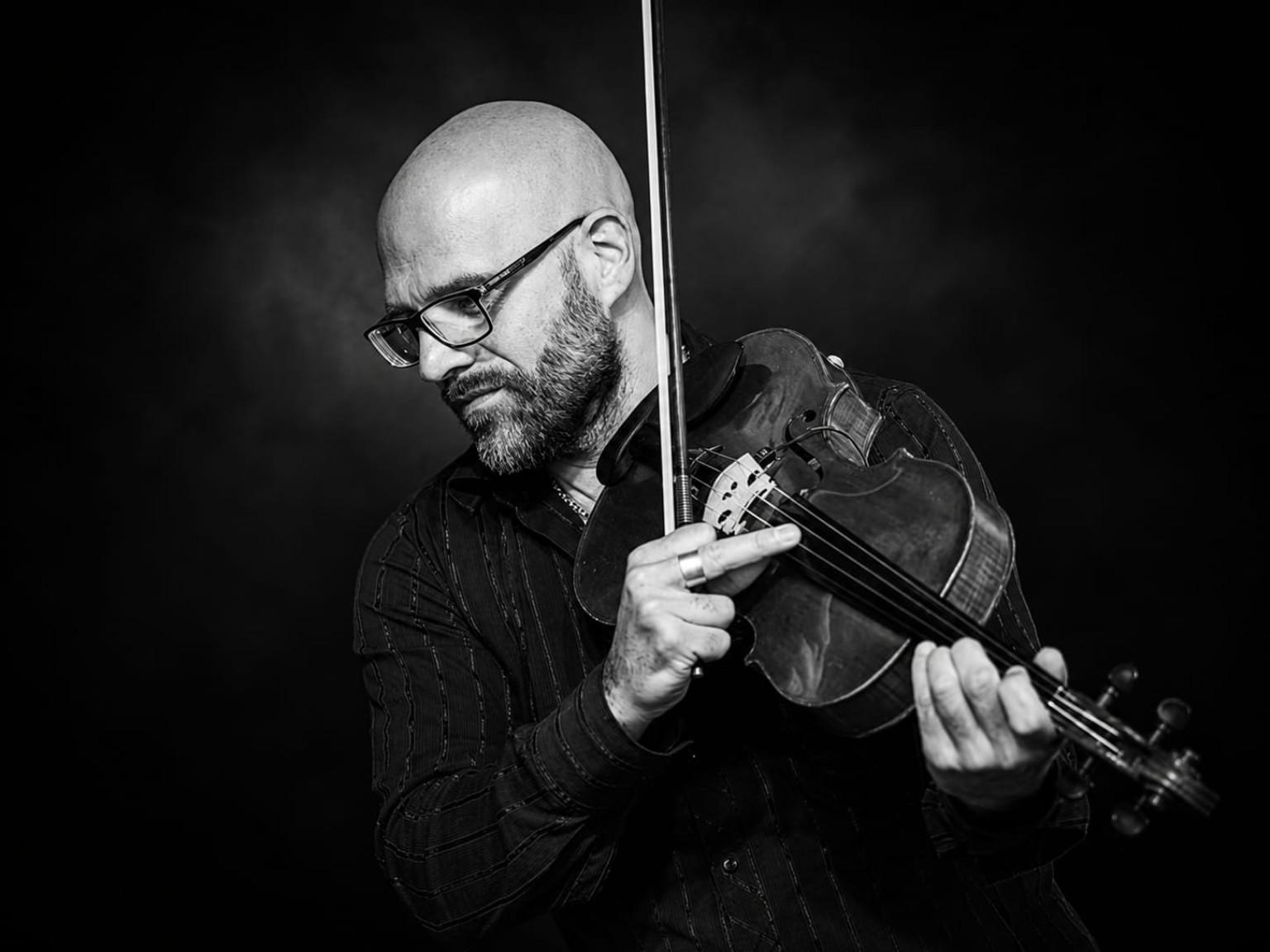Luigi Tufano suona la viola